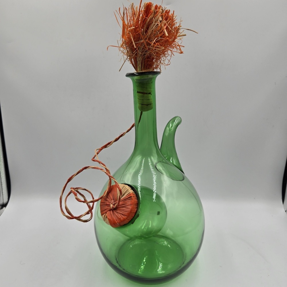 Vintage Hand Blown Green Glass Italian Wine Decanter With Ice Chamber & Stopper - Picture 4 of 8